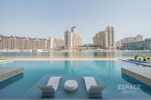 Villa sa Palm Jumeirah, Dubai, UAE 6 silid-tulugan, 1394 sq.m. № 649761 - larawan 15