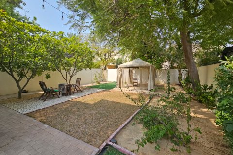 Villa till försäljning i The Springs, Dubai, UAE 2 sovrum, 166.67 kvm Nr. 733210 - fotografi 2