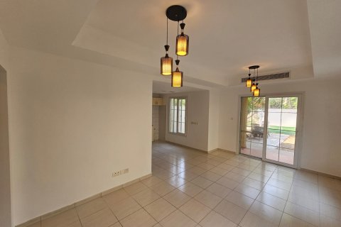 Villa till försäljning i The Springs, Dubai, UAE 2 sovrum, 166.67 kvm Nr. 733210 - fotografi 4