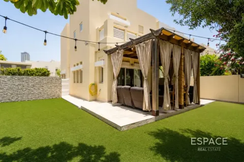 خانه شهری برای اجاره در The Lakes، Dubai، امارات متحده عربی 4 خوابه ، 203 متر مربع ، شماره 738092 - تصویر 1