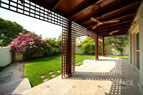 Townhouse in The Springs, Dubai, UAE 3 bedrooms, 209 sq.m. № 738094 - photo 16