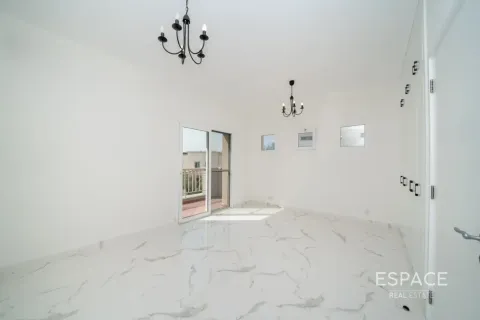 Townhouse in The Springs, Dubai, UAE 3 bedrooms, 209 sq.m. № 738094 - photo 11
