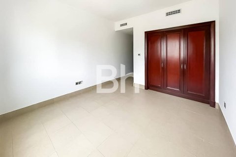 Huoneisto Downtown Dubai (Downtown Burj Dubai), Arabiemiraatit 2 makuuhuonetta, 135 m2 № 642715 - kuva 8