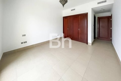 Huoneisto Downtown Dubai (Downtown Burj Dubai), Arabiemiraatit 2 makuuhuonetta, 135 m2 № 642715 - kuva 4