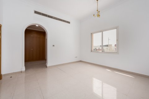 Huvila Umm Suqeim, Dubai, Arabiemiraatit 5 makuuhuonetta, 626.54 m2 № 750032 - kuva 6
