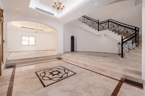Huvila Umm Suqeim, Dubai, Arabiemiraatit 5 makuuhuonetta, 626.54 m2 № 750032 - kuva 9