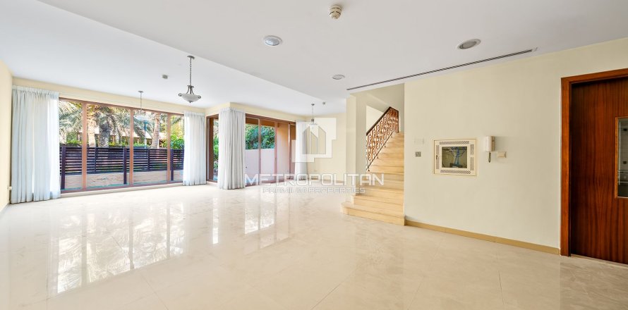 خانه شهری در Jumeirah Islands، Dubai ، امارات متحده عربی 4 خوابه ، 217 متر مربع.  شماره 663961