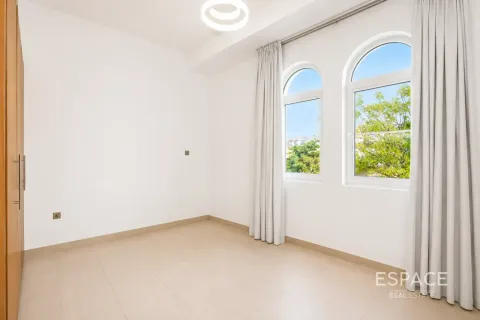 Vila u Jumeirah Park, Dubai, UAE 4 spavaćih soba, 455 m2 Br. 738108 - fotografija 5