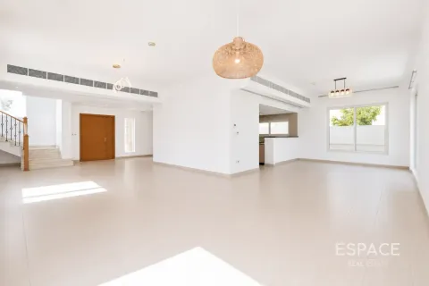 Vila u Jumeirah Park, Dubai, UAE 4 spavaćih soba, 455 m2 Br. 738108 - fotografija 12
