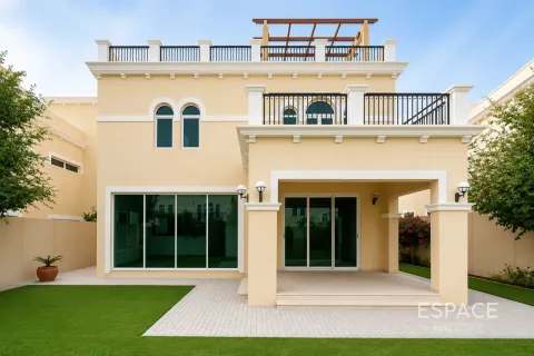 Vila u gradu Jumeirah Park, Dubai, UAE 4 spavaće sobe, 455 m2 Br. 738108