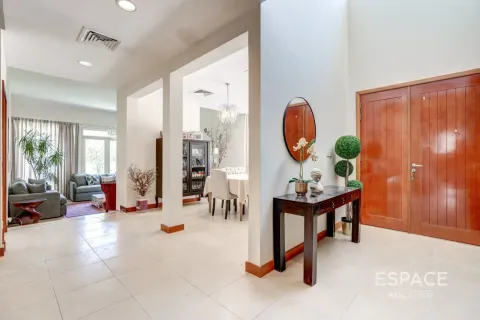 Vila u Arabian Ranches, Dubai, UAE 3 spavaćih soba, 299 m2 Br. 738105 - fotografija 2