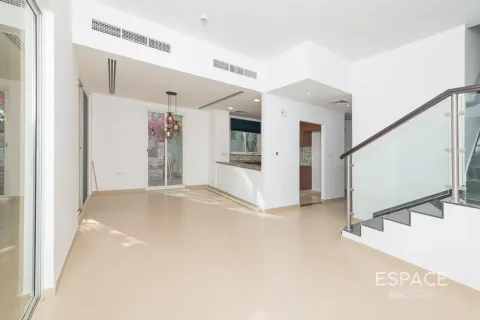 Вилла Мудон, Дубай, БАӘ-да 4 жатын бөлмелер, 251 м² № 738110 - фото 3
