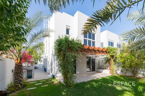 Vila u gradu Mudon, Dubai, UAE 4 spavaće sobe, 251 m2 Br. 738110