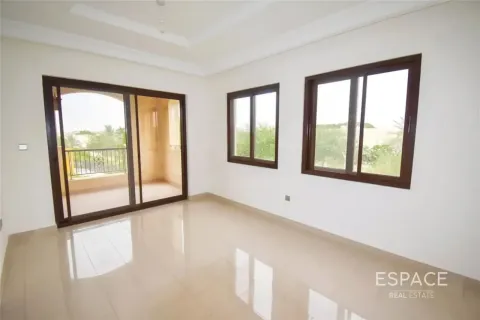Willa do wynajęcia w Arabian Ranches, Dubai, ZEA 4 sypialnie, 319 mkw., nr 738104 - zdjęcie 6