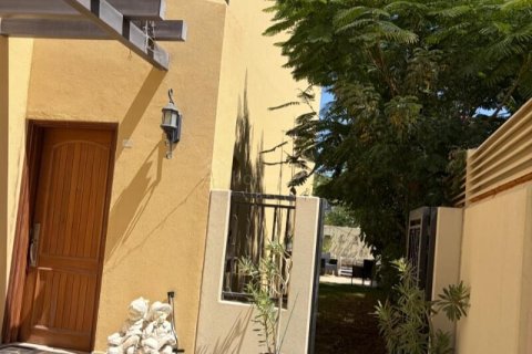 Villa à louer à Dubai Land, Dubai, EAU 3 chambres, 325 m2 № 726927 - photo 2