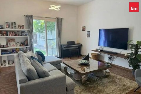 Vilă de închiriat în Dubai, EAU 3 dormitoare, 255 mp. №764105 - poză 2