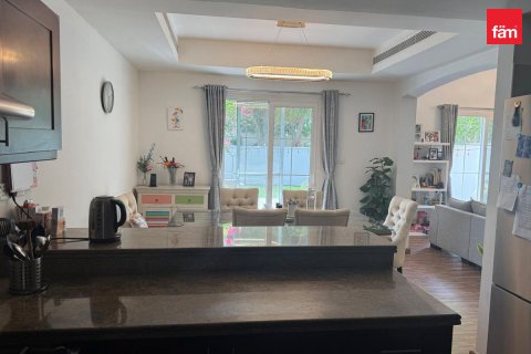 Vilă de închiriat în Dubai, EAU 3 dormitoare, 255 mp. №764105 - poză 4