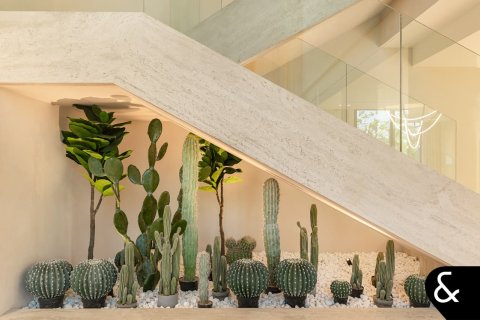 Villa in Jumeirah Islands, Dubai, UAE 4 bedrooms, 511 sq.m. № 671176 - photo 7