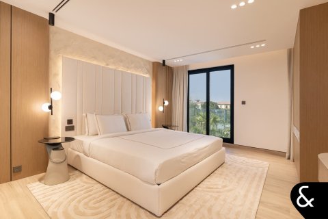 Villa in Jumeirah Islands, Dubai, UAE 4 bedrooms, 511 sq.m. № 671176 - photo 30