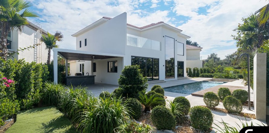 Villa in Jumeirah Islands, Dubai, UAE 4 bedrooms, 511 sq.m. № 671176