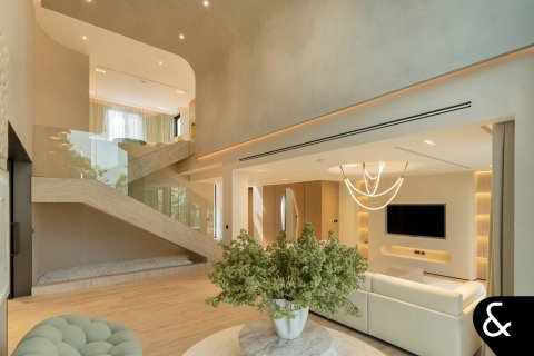 Villa in Jumeirah Islands, Dubai, UAE 4 bedrooms, 511 sq.m. № 671176 - photo 9