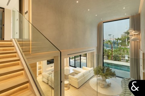 Villa in Jumeirah Islands, Dubai, UAE 4 bedrooms, 511 sq.m. № 671176 - photo 18