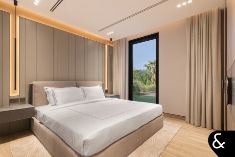 Villa in Jumeirah Islands, Dubai, UAE 4 bedrooms, 511 sq.m. № 671176 - photo 28
