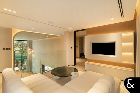 Villa in Jumeirah Islands, Dubai, UAE 4 bedrooms, 511 sq.m. № 671176 - photo 21