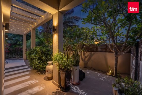 Villa in Dubai, UAE 3 bedrooms, 762.3 sq.m. № 708156 - photo 3