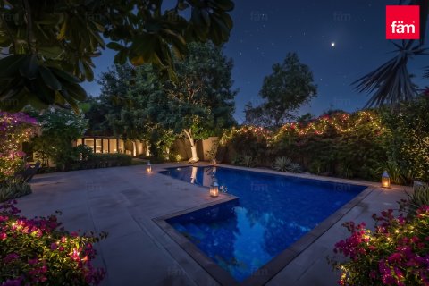 Villa in Dubai, UAE 3 bedrooms, 762.3 sq.m. № 708156 - photo 2
