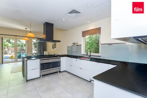 Villa in Dubai, UAE 3 bedrooms, 762.3 sq.m. № 708156 - photo 20