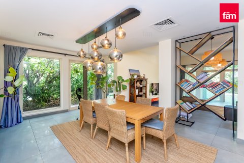 Villa in Dubai, UAE 3 bedrooms, 762.3 sq.m. № 708156 - photo 8
