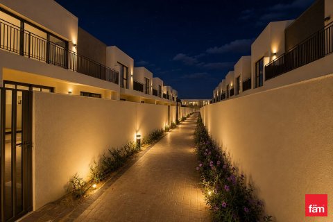 Dubai, संयुक्त अरब अमीरात में विला, 4 बेडरूम, 258.7 वर्ग मीटर, संख्या 720962 - फ़ोटो 8