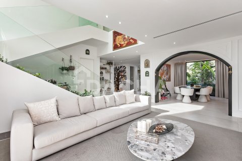 Villa til salg i Jumeirah Islands, Dubai, UAE 5 soveværelser, 557 kvm № 706610 - foto 4
