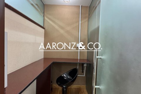 Снять в аренду офис в Бизнес-Бэй, Дубай, ОАЭ 89м2, № 670519 - фото 10