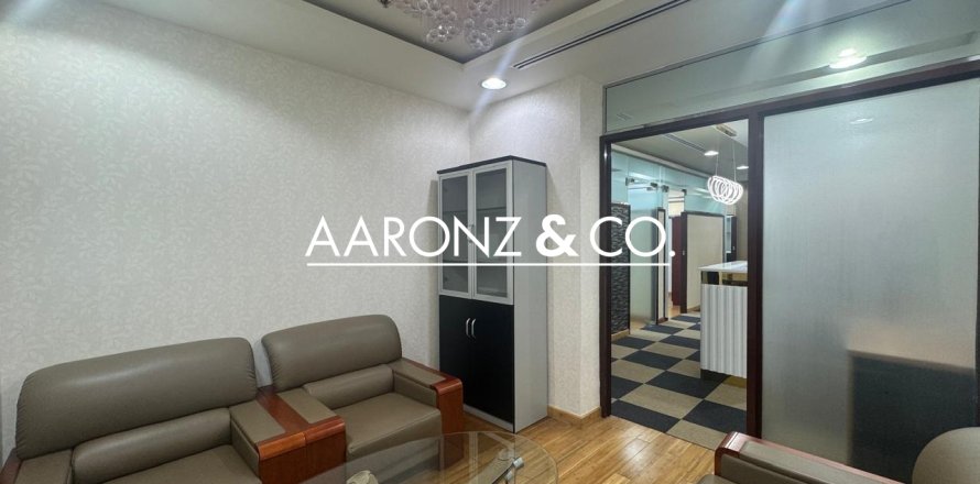 Офис в Бизнес-Бэй, Дубай, ОАЭ 89м2 № 670519