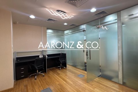 Снять в аренду офис в Бизнес-Бэй, Дубай, ОАЭ 89м2, № 670519 - фото 4