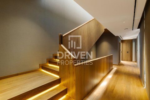 Kaupunkipientalo Jumeirah, Dubai, Arabiemiraatit 4 makuuhuonetta, 416 m2 № 653028 - kuva 8