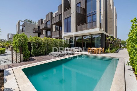 Kaupunkipientalo Jumeirah, Dubai, Arabiemiraatit 4 makuuhuonetta, 416 m2 № 653028 - kuva 5