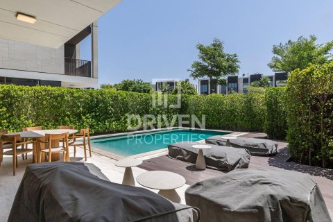 Kaupunkipientalo Jumeirah, Dubai, Arabiemiraatit 4 makuuhuonetta, 416 m2 № 653028 - kuva 29