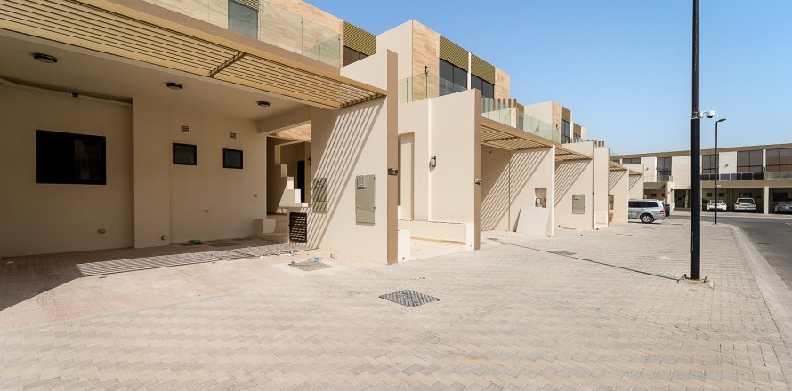 Σπίτι σε Wadi Al Safa 3, Dubai, ΗΑΕ 4 υπνοδωμάτια, 294 τ.μ. Αρ. 711771