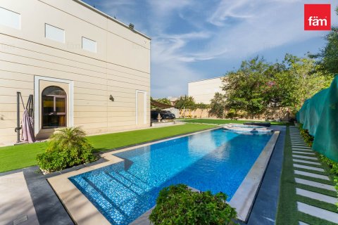 Kuća u nizu u Dubai, UAE 4 spavaćih soba, 922.1 m2 Br. 718196 - fotografija 2