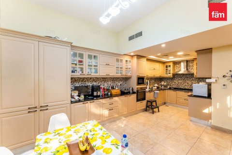 Kuća u nizu u Dubai, UAE 4 spavaćih soba, 922.1 m2 Br. 718196 - fotografija 9