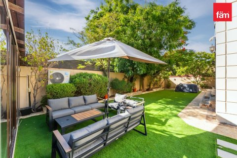 Kuća u nizu u Dubai, UAE 4 spavaćih soba, 922.1 m2 Br. 718196 - fotografija 22