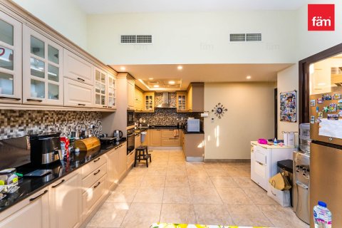 Kuća u nizu u Dubai, UAE 4 spavaćih soba, 922.1 m2 Br. 718196 - fotografija 10