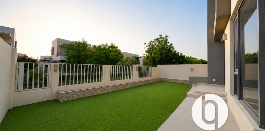 Dubai Hills Estate, UAE의 빌라 침실 4개, 228제곱미터 번호 766397