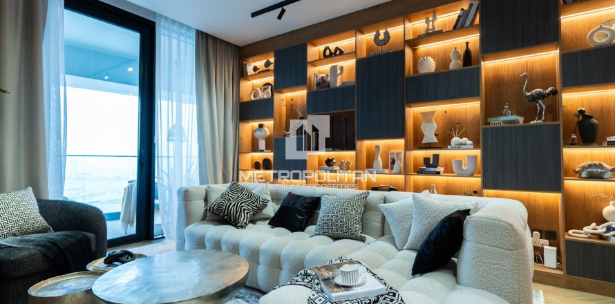 Apartment in Jumeirah Beach Residence, Dubai, UAE 2 bedrooms, 137 sq.m. № 663227