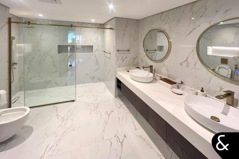 Müüa korter asukohaga Palm Jumeirah, Dubai, AÜE: 2 magamistoaga, 162 m² Nr 684983 - pilt 13