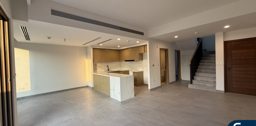 阿联酋 Dubai Dubai Land 联排别墅  3 卧, 185 平方米 , 编号 684986