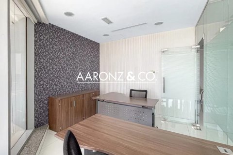 Oficiu de vânzare în Business Bay, Dubai, EAU 78 mp.  №678109 - poză 3